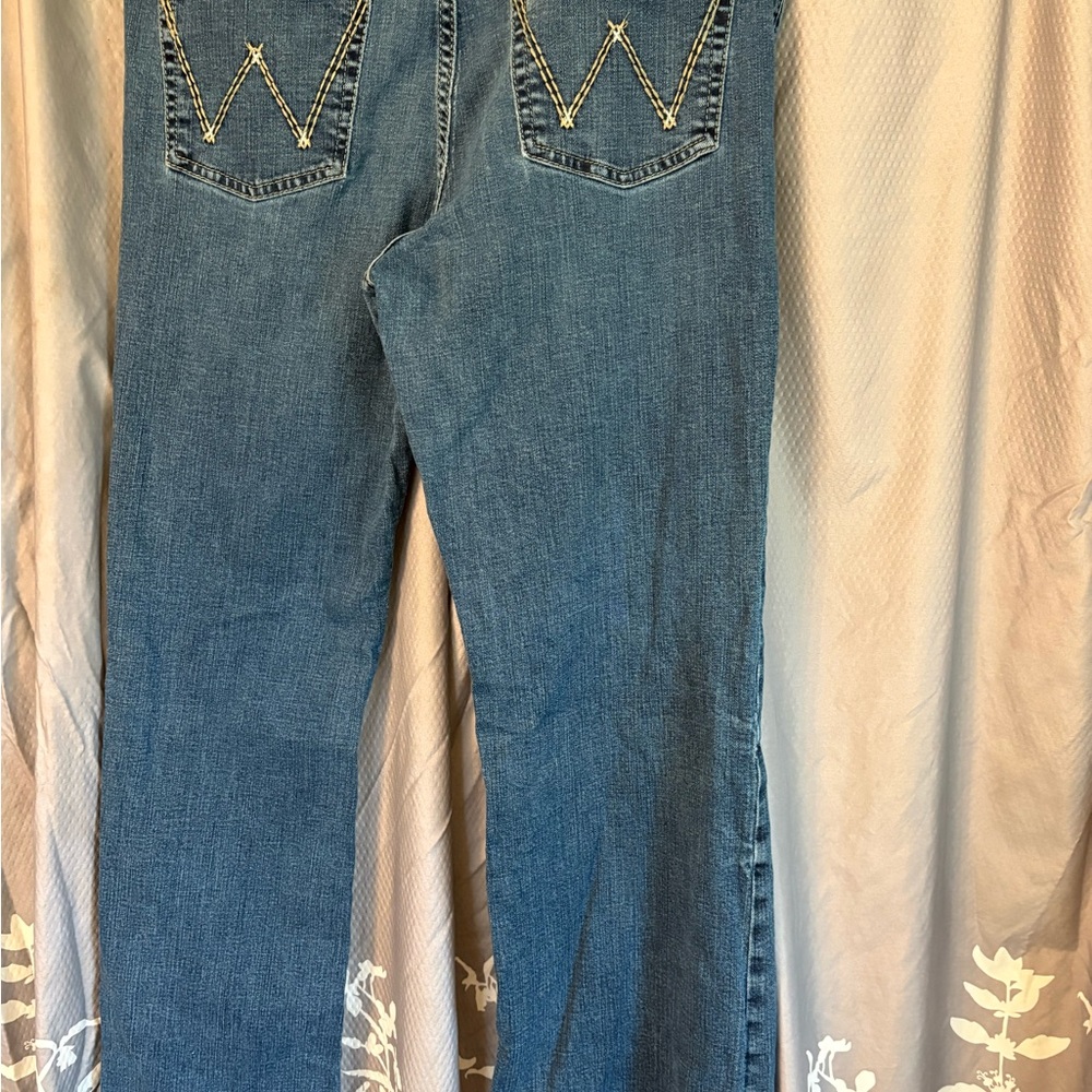 Wrangler Women's Blue Bootcut Jeans with Embroidered W Pockets